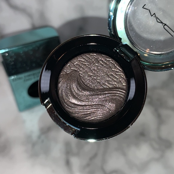 SOUL SERENADE Alluring Aquatic Extra Dimension Eyeshadow Collection MAC - Picture 5 of 16